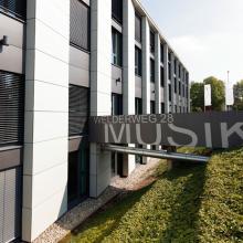 Eingang Gebäude Hochschule für Musik