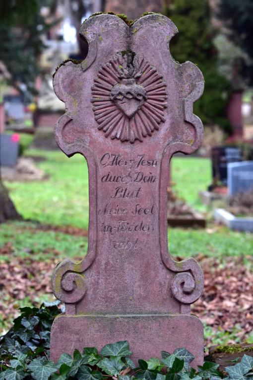Grabkreuz der Francisca Josepha Schnug, Hauptfriedhof Mainz